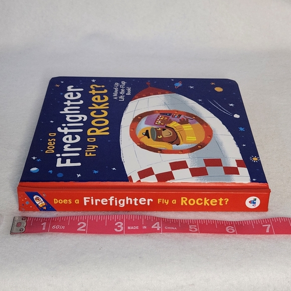 Randomhouse Kids, Does Firefighter Fly A Rocket? Lift The Flap Book. - Picture 5 of 6